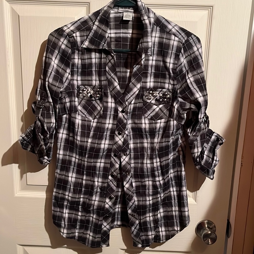 Women’s large BKE button up shirt
